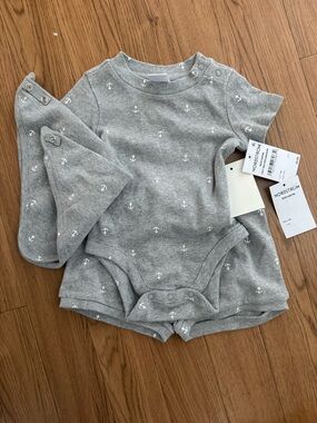 Nordstrom Gray Anchor Short Sleeve Romper & Bib Set size 6M